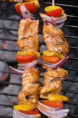 http://www.dinneratthezoo.com/grilled-chicken-fajitas-on-a-stick/