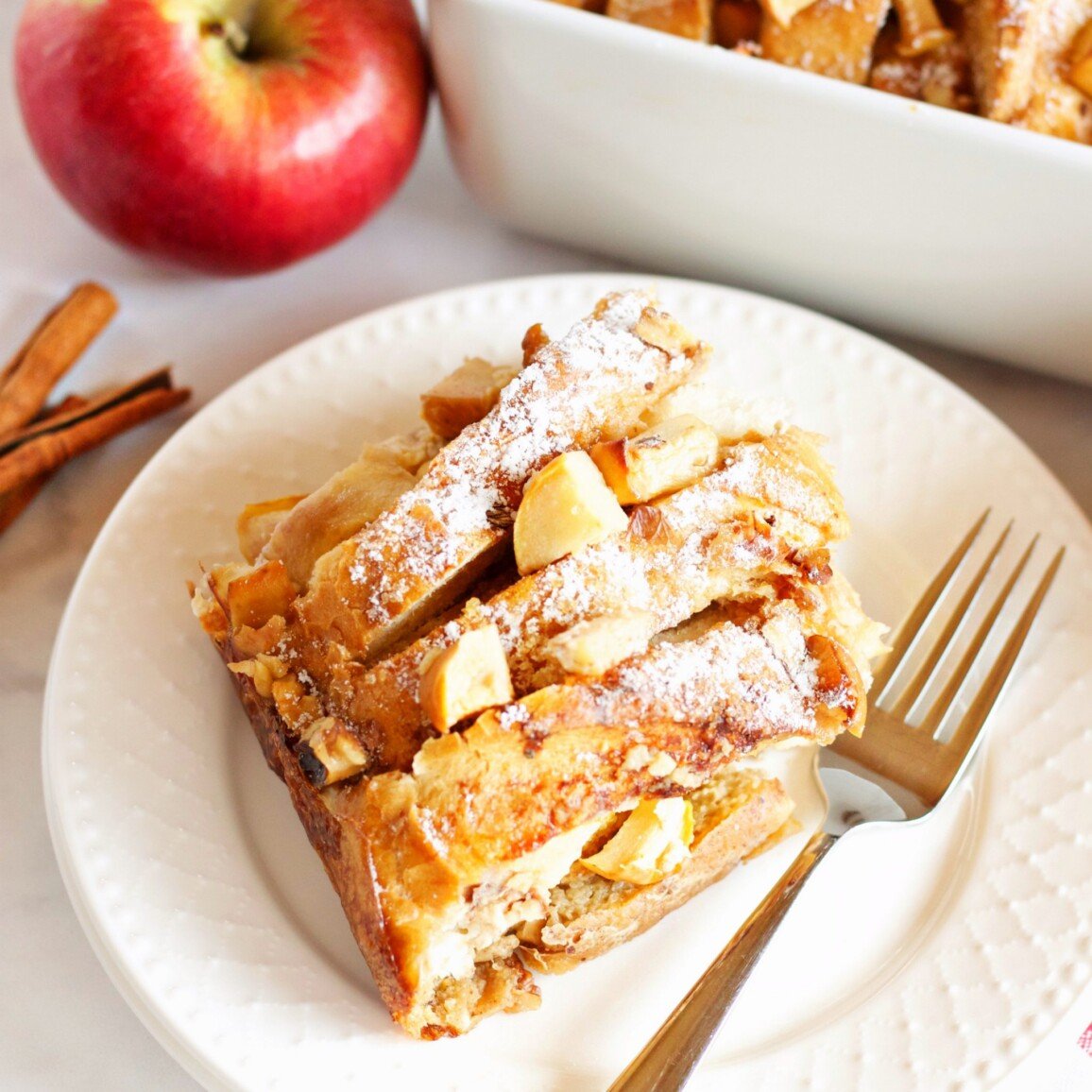 Apple Cinnamon French Toast Casserole - The Busy Baker