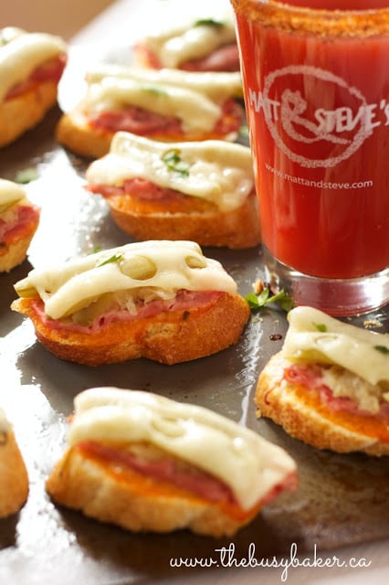 bite sized appetizers made using classic Reuben sandwich ingredients