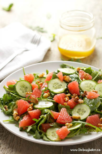 healthy arugula salad with grapefruit