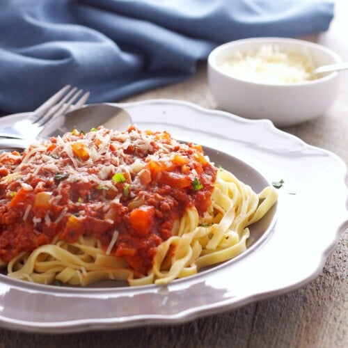 Slow Cooker Bolognese Sauce - The Busy Baker