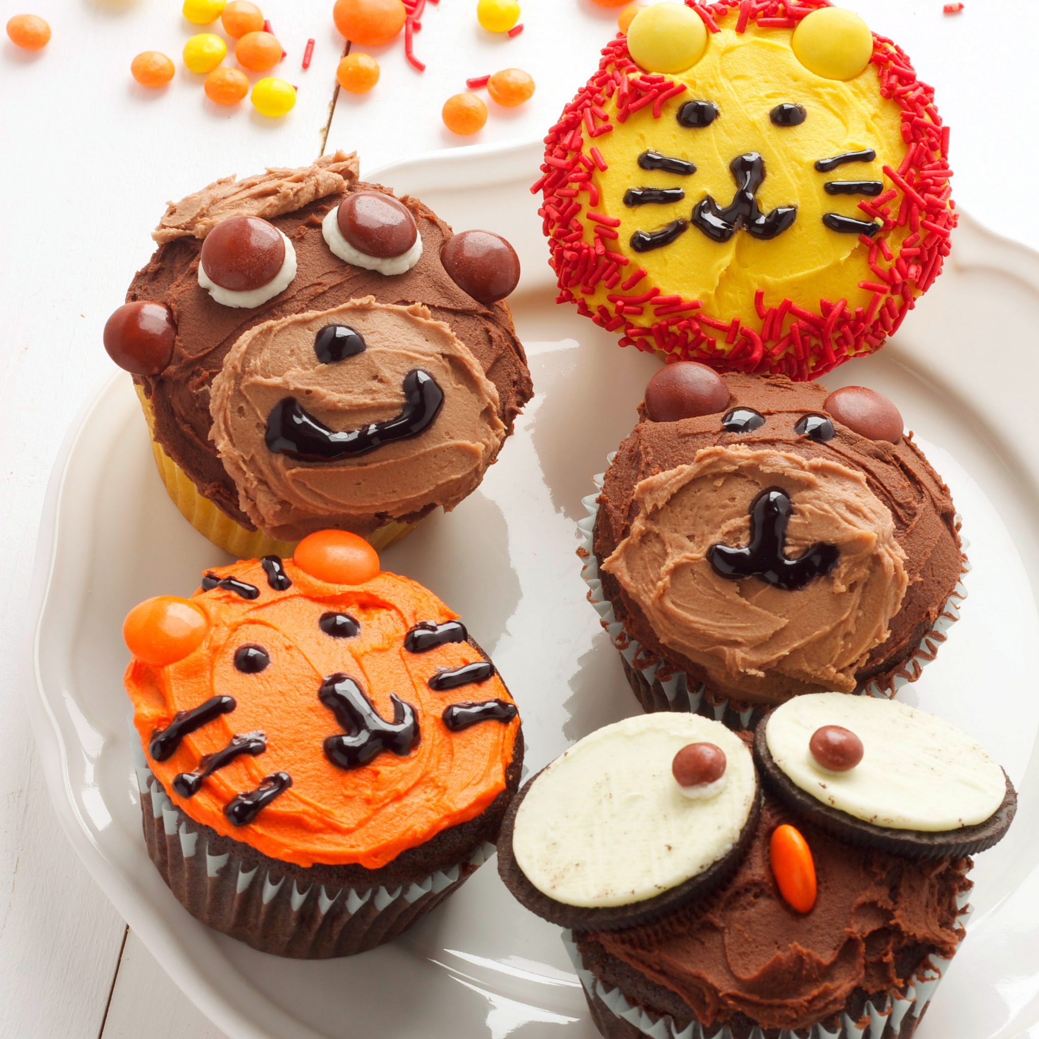 Zoo Animal Cupcakes Tutorial - The Busy Baker