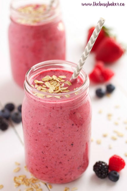This Berry Banana Oat Smoothie is the perfect dairy-free breakfast full of delicious fruit and a healthy dose of whole grains! Recipe from thebusybaker.ca! #glutenfree #berrybananasmoothie #easybreakfast #fibersmoothie