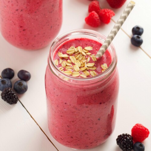 Berry Banana Oat Smoothie - The Busy Baker