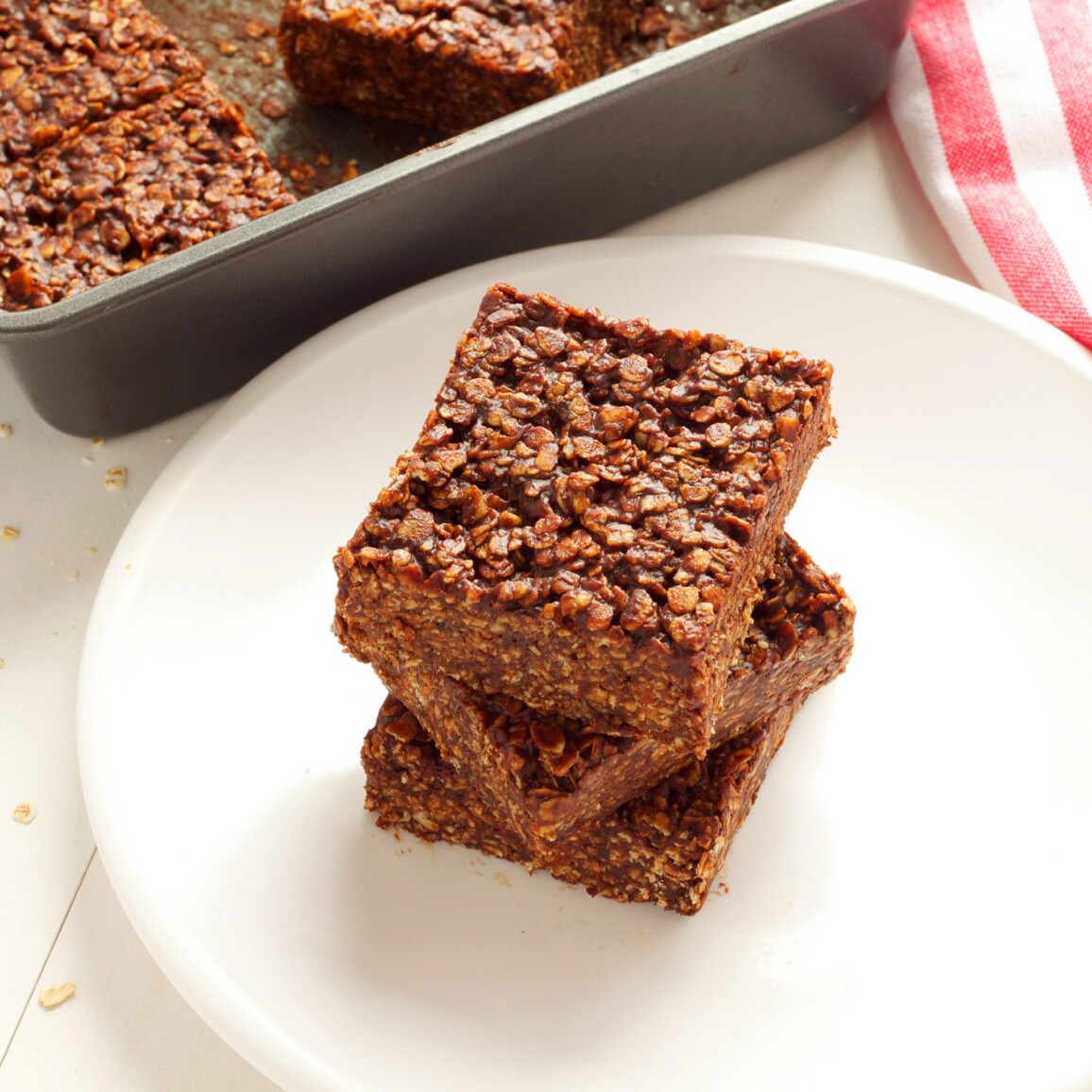 No Bake Chocolate Peanut Butter Bars Recipe - The Busy Baker