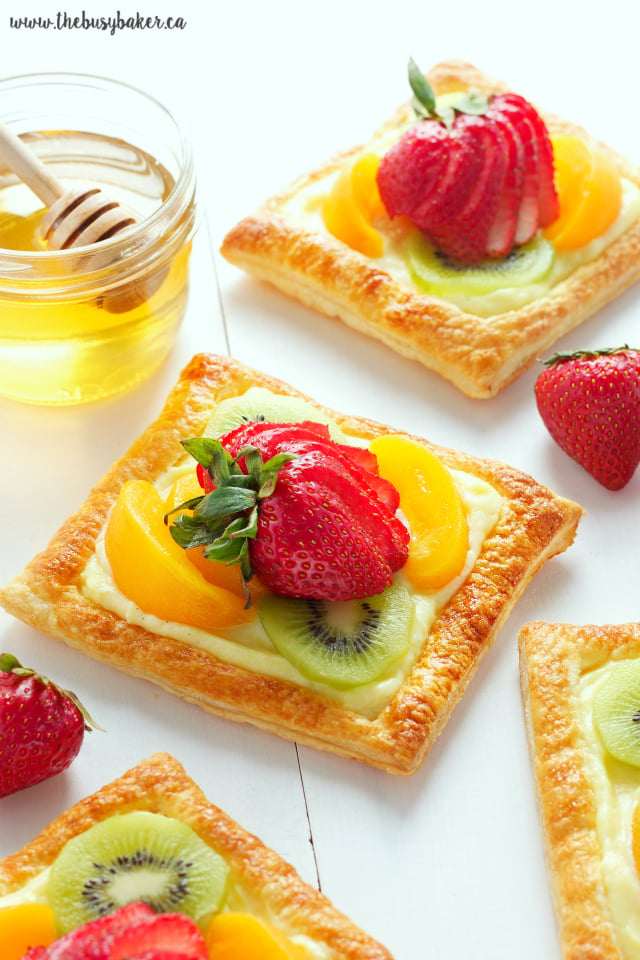 https://thebusybaker.ca/wp-content/uploads/2016/06/fruit-tarts-vanilla-custard-filling-3.jpg