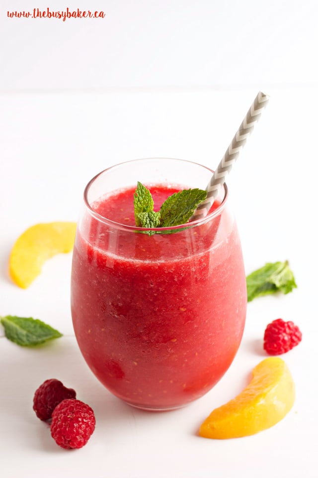 Raspberry Peach Green Tea Smoothie - The Busy Baker