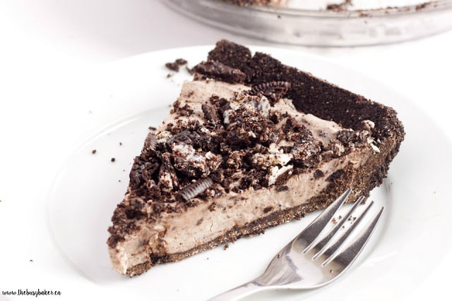 No Bake Oreo Cheesecake Pie www.thebusybaker.ca