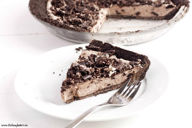 No Bake Oreo Cheesecake Pie www.thebusybaker.ca