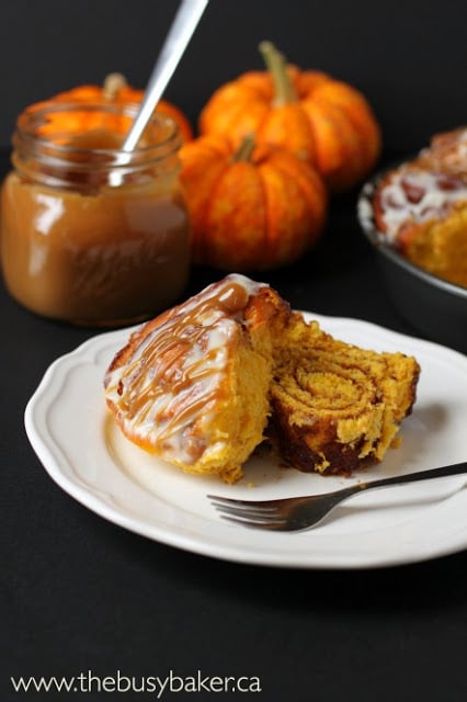 https://thebusybaker.ca/2015/11/pumpkin-spice-cinnamon-rolls.html