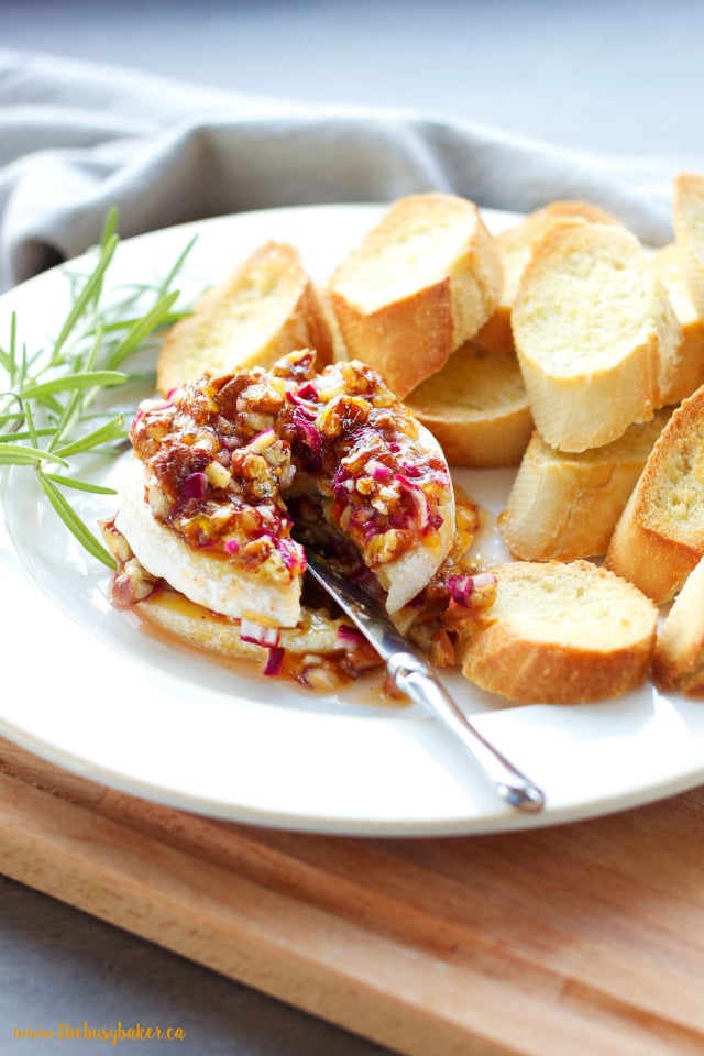 https://thebusybaker.ca/2016/12/apricot-pecan-baked-brie-appetizer.html