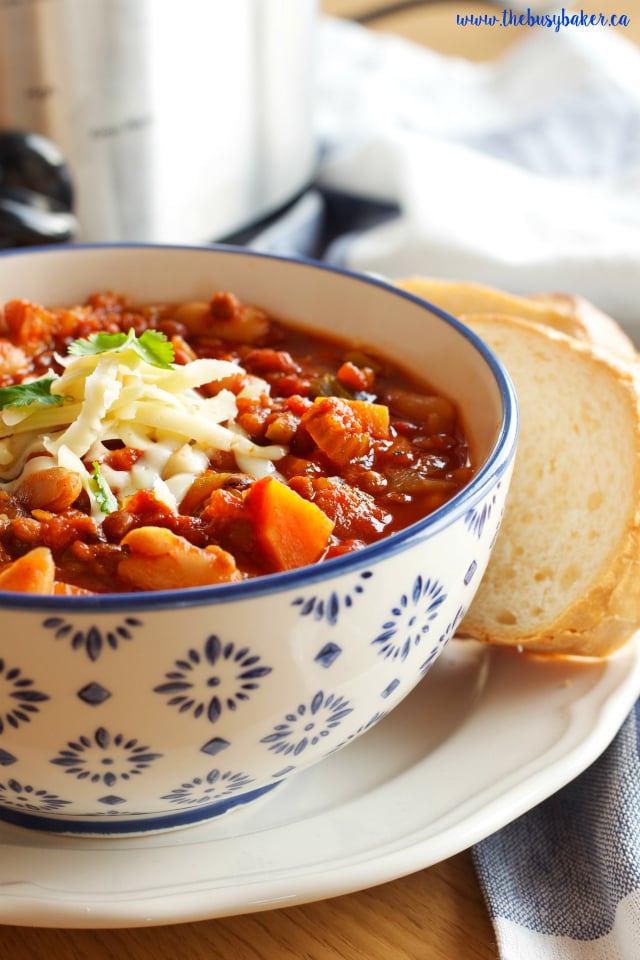 Try this Crock Pot Vegetarian Chili for a deliciously easy and healthy meal! Recipe from www.thebusybaker.ca