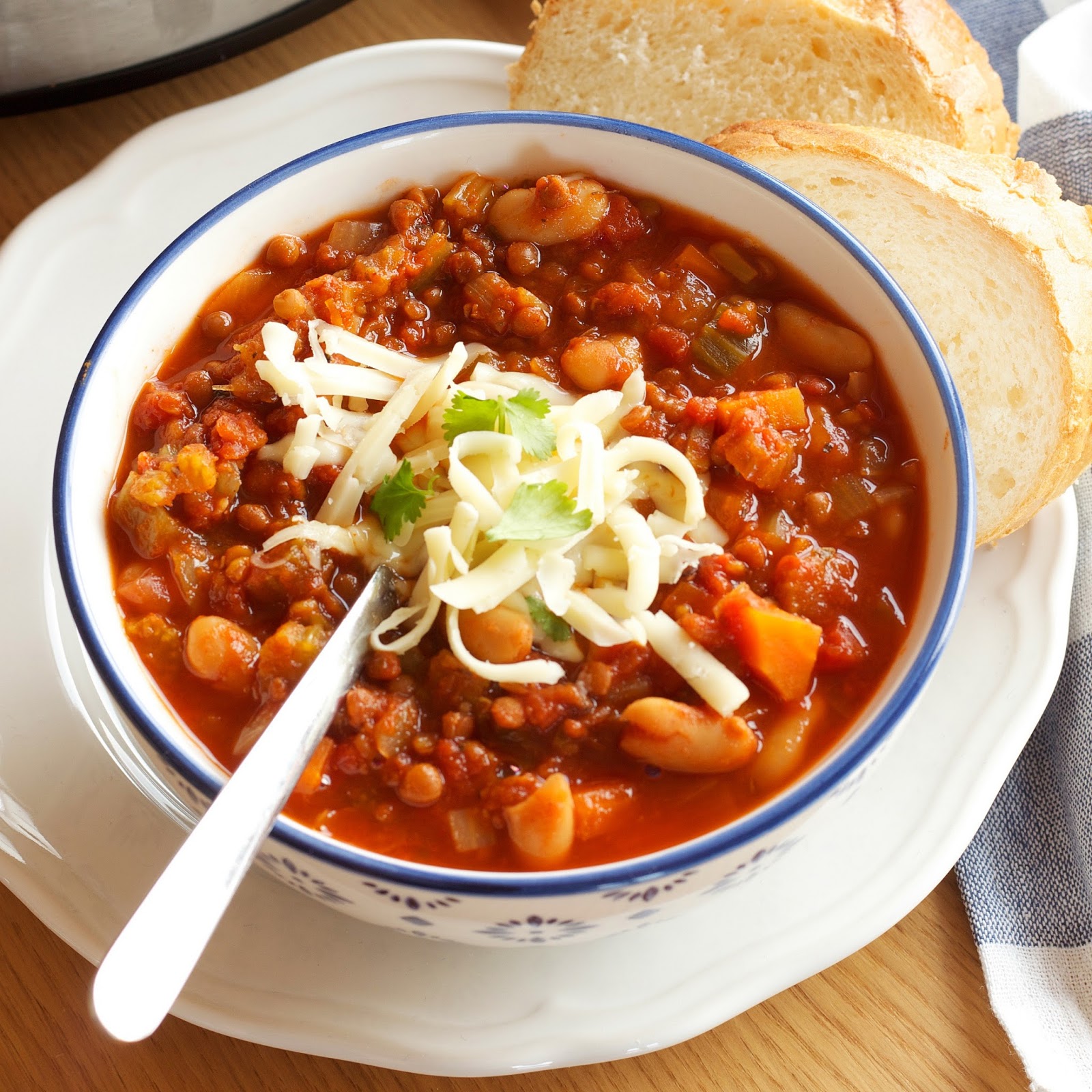 Crock Pot Vegetarian Chili (Slow Cooker) - The Busy Baker