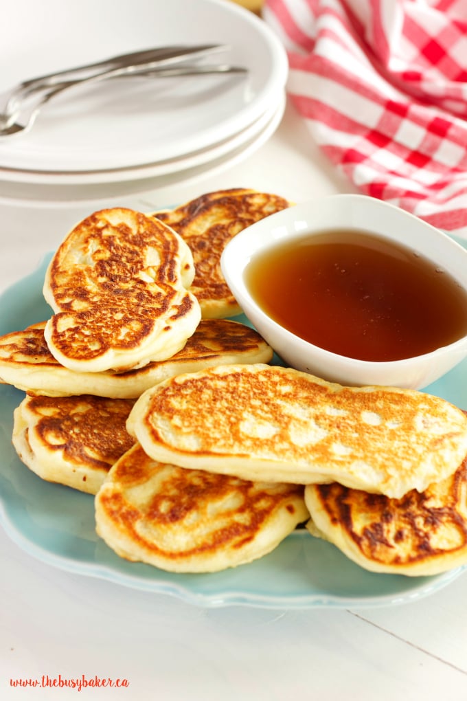 These Breakfast Sausage Buttermilk Pancake Dippers are the perfect breakfast finger food! Recipe from thebusybaker.ca!