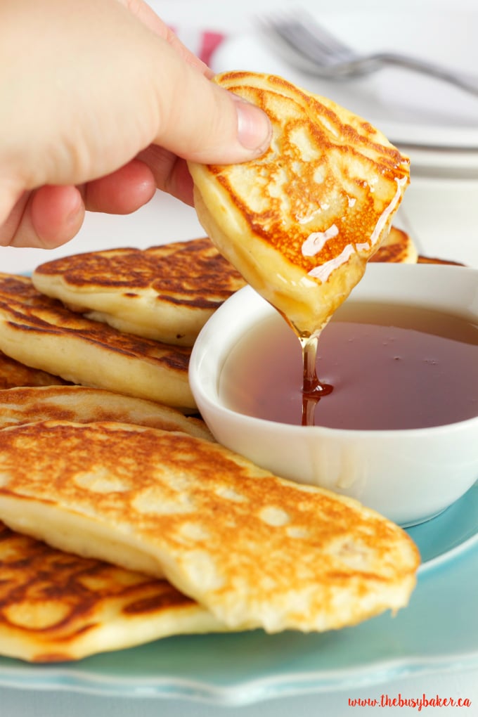 These Breakfast Sausage Buttermilk Pancake Dippers are the perfect breakfast finger food! Recipe from thebusybaker.ca!