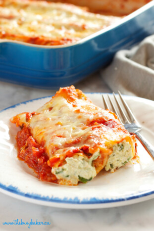 Baked Ricotta and Spinach Cannelloni (Manicotti Pasta) - The Busy Baker