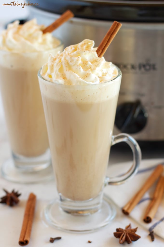 This Slow Cooker Pumpkin Spice Latte is the perfect warm fall drink with everybody's favorite pumpkin spice flavors - it's easy to make in the Crock Pot or slow cooker, and it's great for parties! Recipe from thebusybaker.ca!