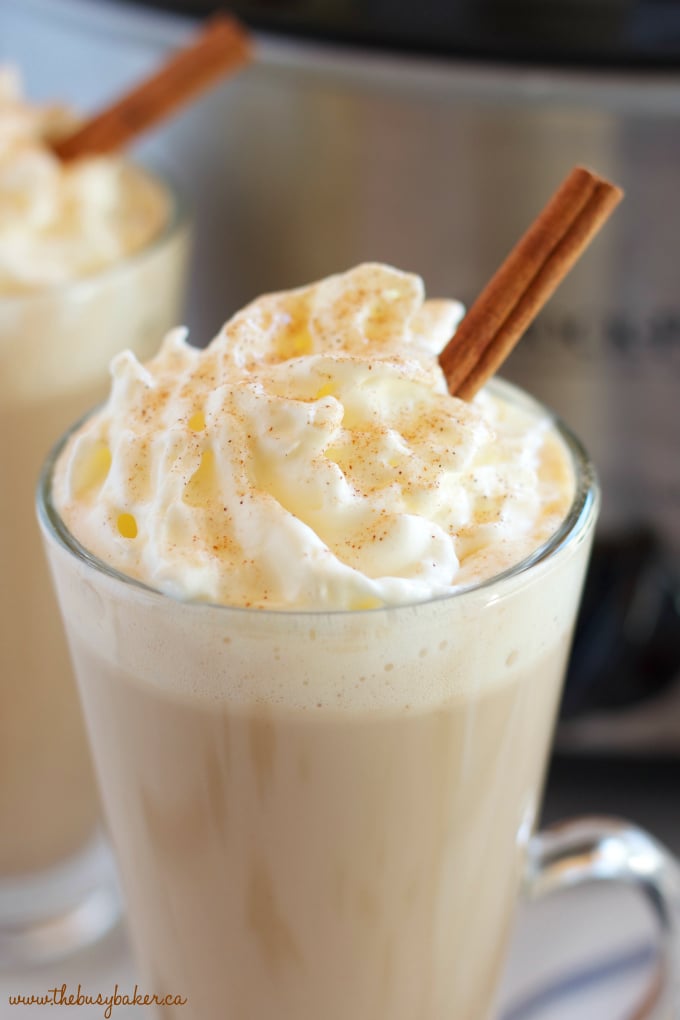 This Slow Cooker Pumpkin Spice Latte is the perfect warm fall drink with everybody's favorite pumpkin spice flavors - it's easy to make in the Crock Pot or slow cooker, and it's great for parties! Recipe from thebusybaker.ca!