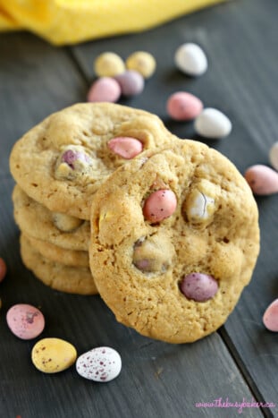 Mini Eggs Chocolate Chip Cookies - The Busy Baker