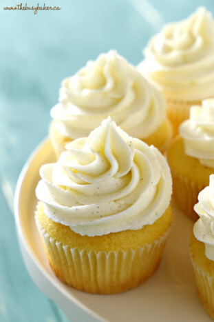 Vanilla Bean Cupcakes with Fluffy Vanilla Bean Mascarpone Buttercream ...