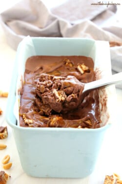 Easy No Churn Snickers Ice Cream {Only 6 Ingredients!} - The Busy Baker