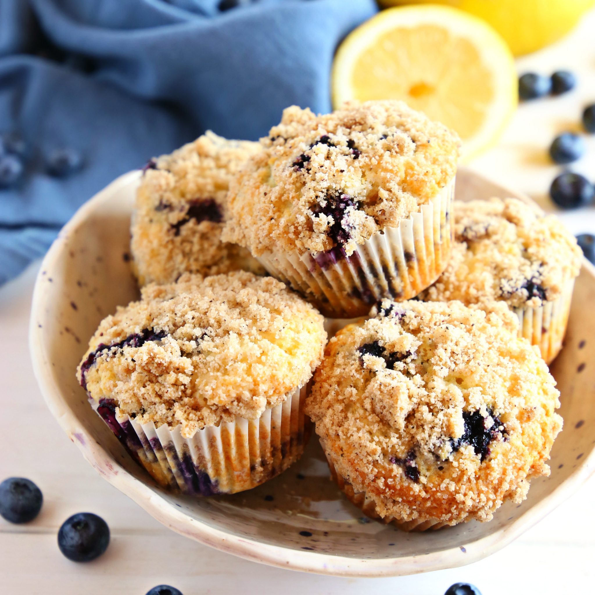 uregelmæssig svær at tilfredsstille femte Best Ever Blueberry Streusel Muffins {Easy Recipe!} - The Busy Baker