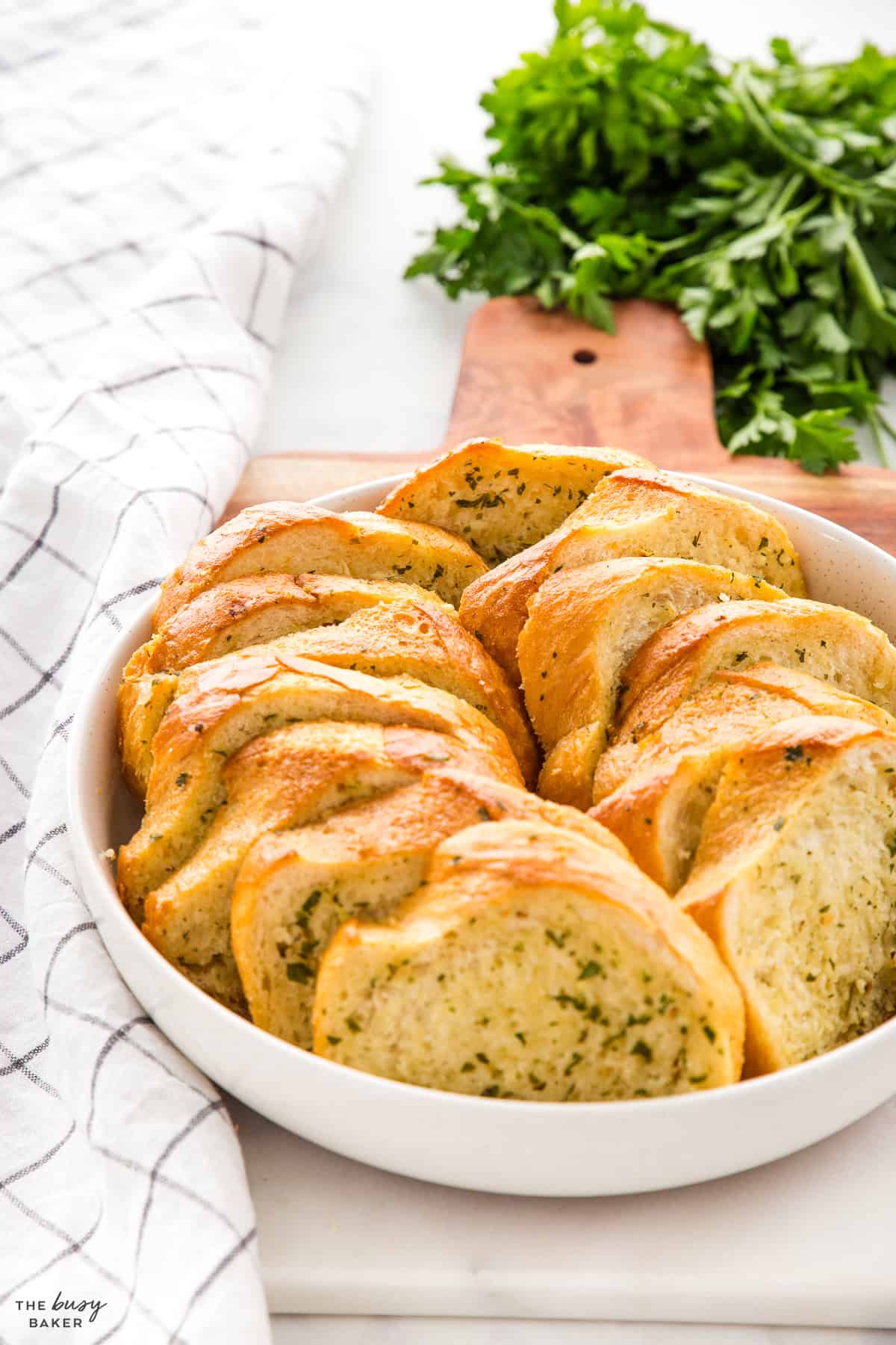 bowl full of garlic bread