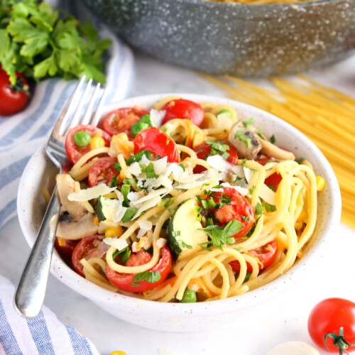 Easy One Pot Pasta Primavera {Easy Healthy Meal} - The Busy Baker