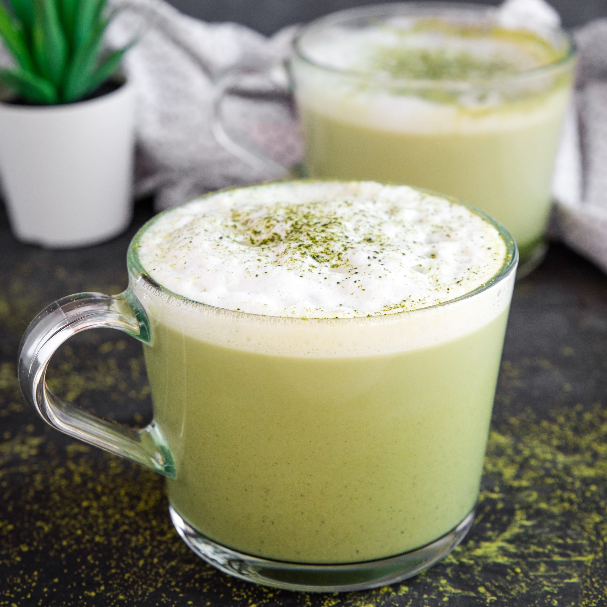Healthy Matcha Latte {Low Carb & Better Than Starbucks} - The Busy