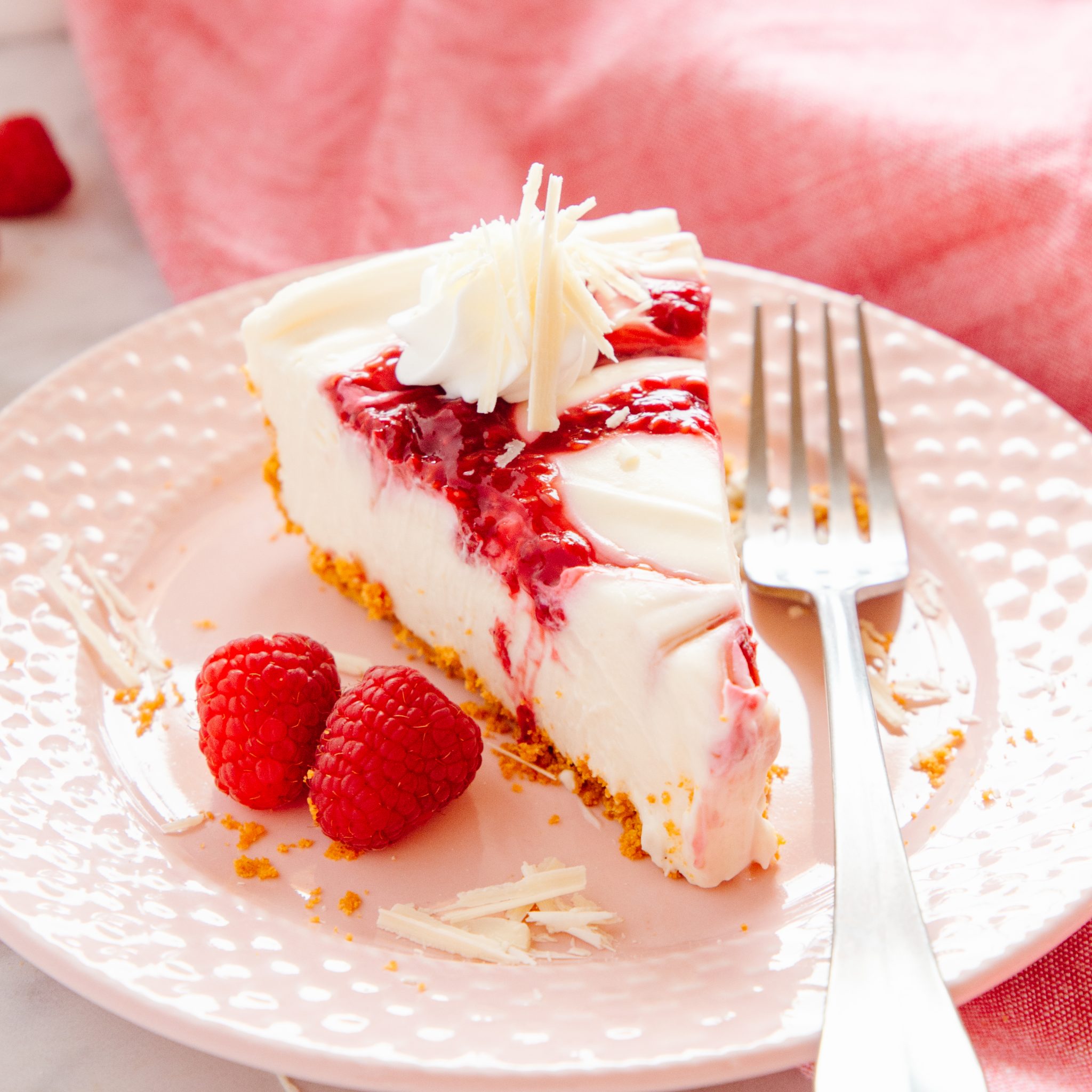 White_chocolate_raspberry_cheesecake