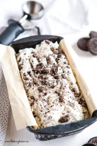 Easy No Churn Cookies and Cream Oreo Ice Cream - The Busy Baker