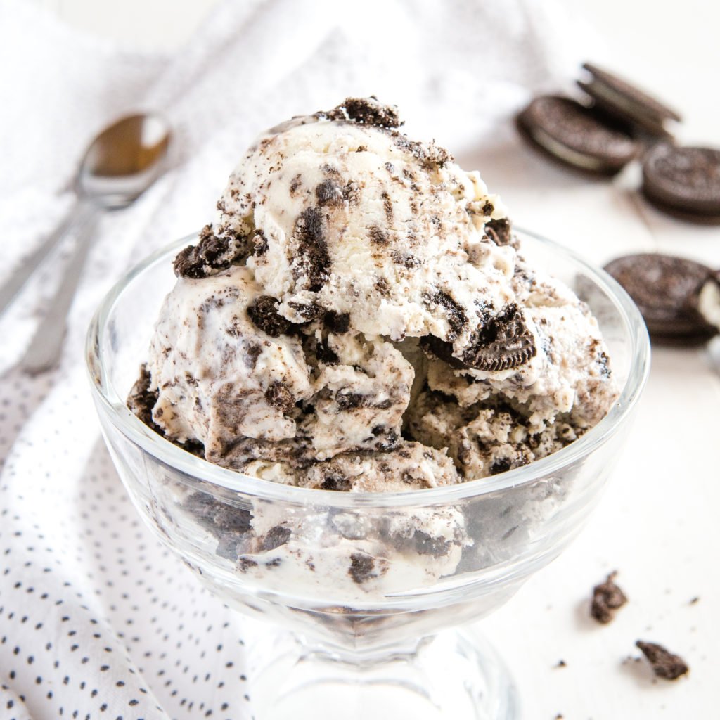 Easy No Churn Cookies and Cream Oreo Ice Cream - The Busy Baker