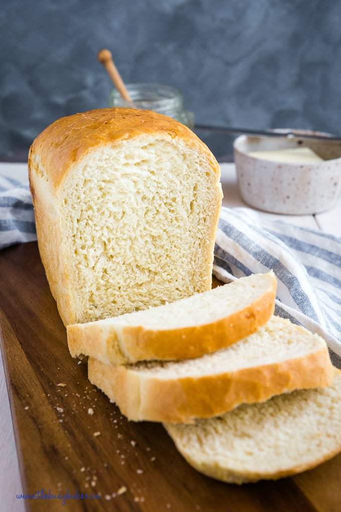 white sandwich bread sliced