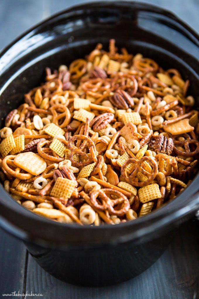 slow cooker party mix for christmas