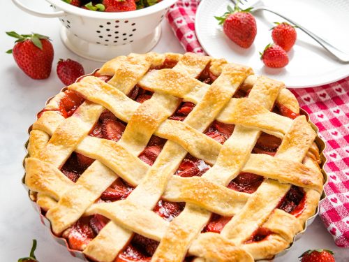 https://thebusybaker.ca/wp-content/uploads/2020/06/classic-strawberry-pie-fb-ig-6-500x375.jpg