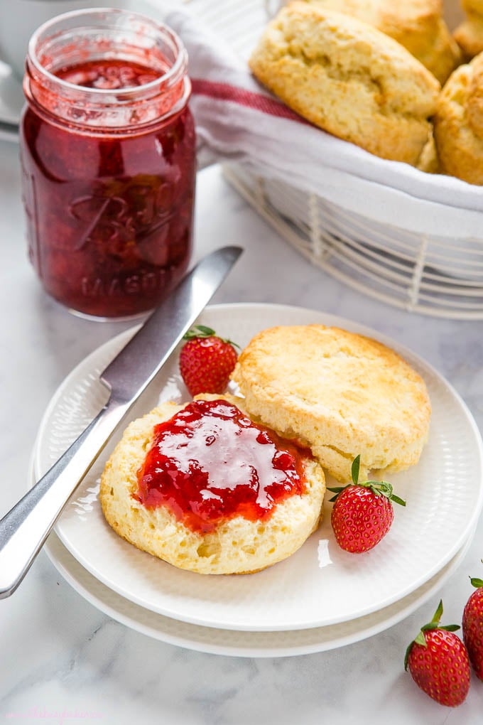 flaky scones with jam