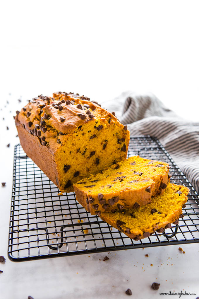 pumpkin chocolate chip bread with slices