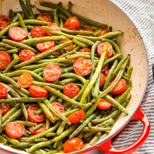 Roasted Green Beans with Cherry Tomatoes {Side Dish} - The Busy Baker