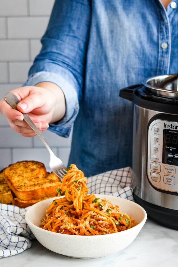 Instant Pot Spaghetti And Meat Sauce - The Busy Baker