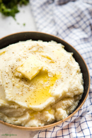 Low Carb Cauliflower Mash {Keto Side Dish} - The Busy Baker