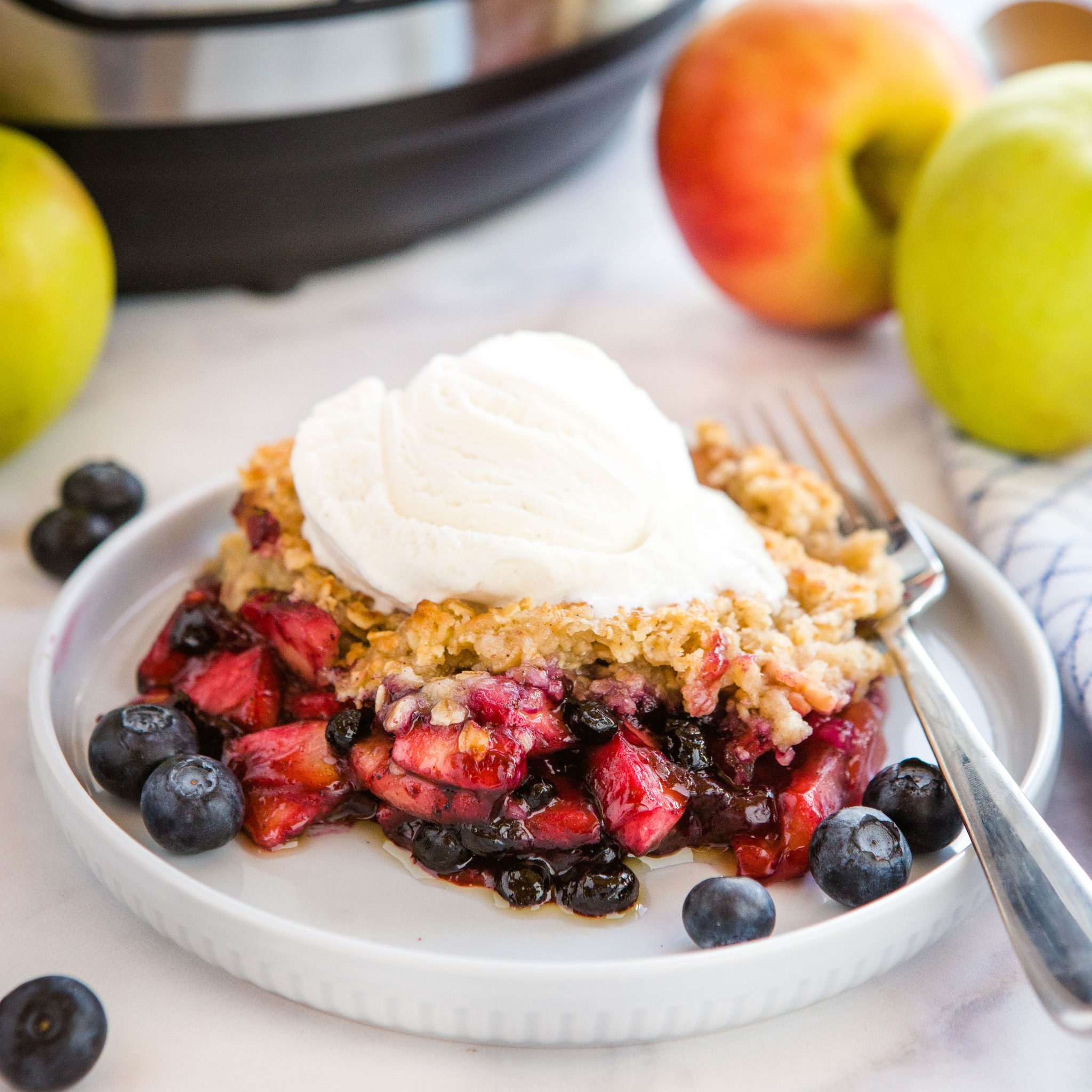 https://thebusybaker.ca/wp-content/uploads/2021/05/instant-pot-apple-berry-crisp-fb-ig-5-scaled.jpg