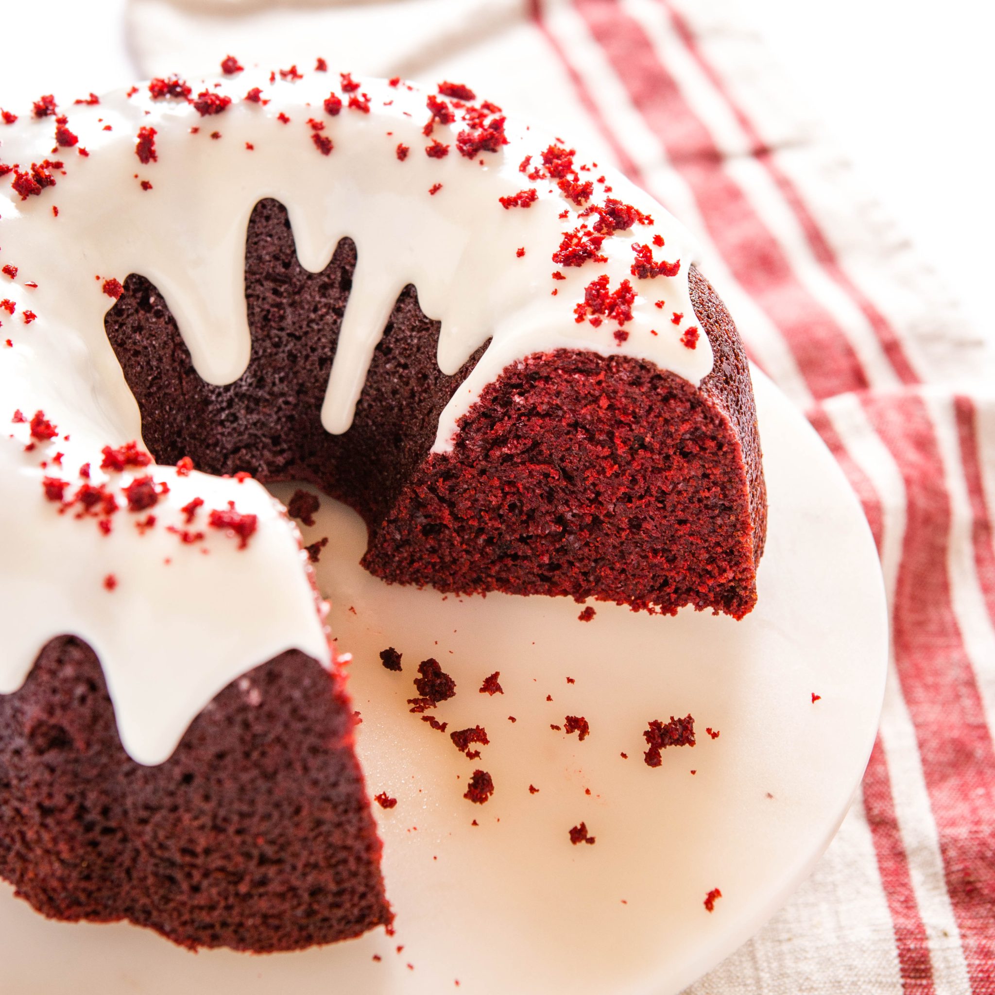 How to Make Red Velvet Bundt Cake in the Instant Pot