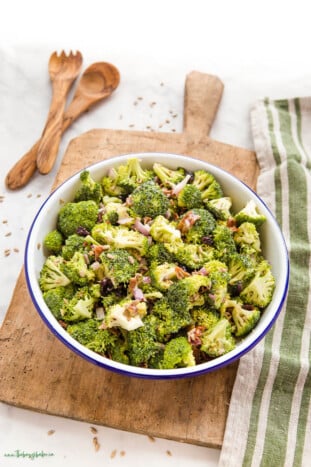 Crunchy Broccoli Salad {Summer Side Dish} - The Busy Baker