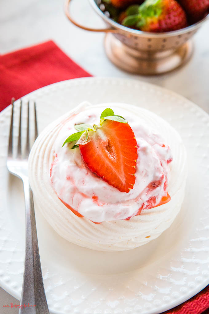 strawberries and cream mini pavlova