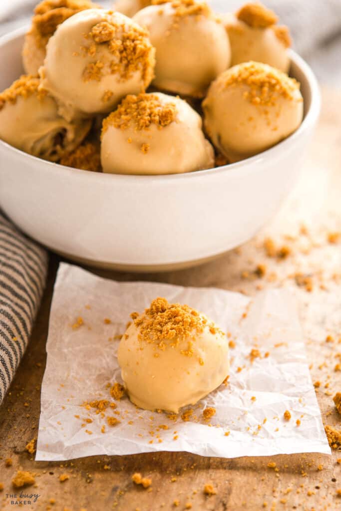 gingerbread cheesecake truffles