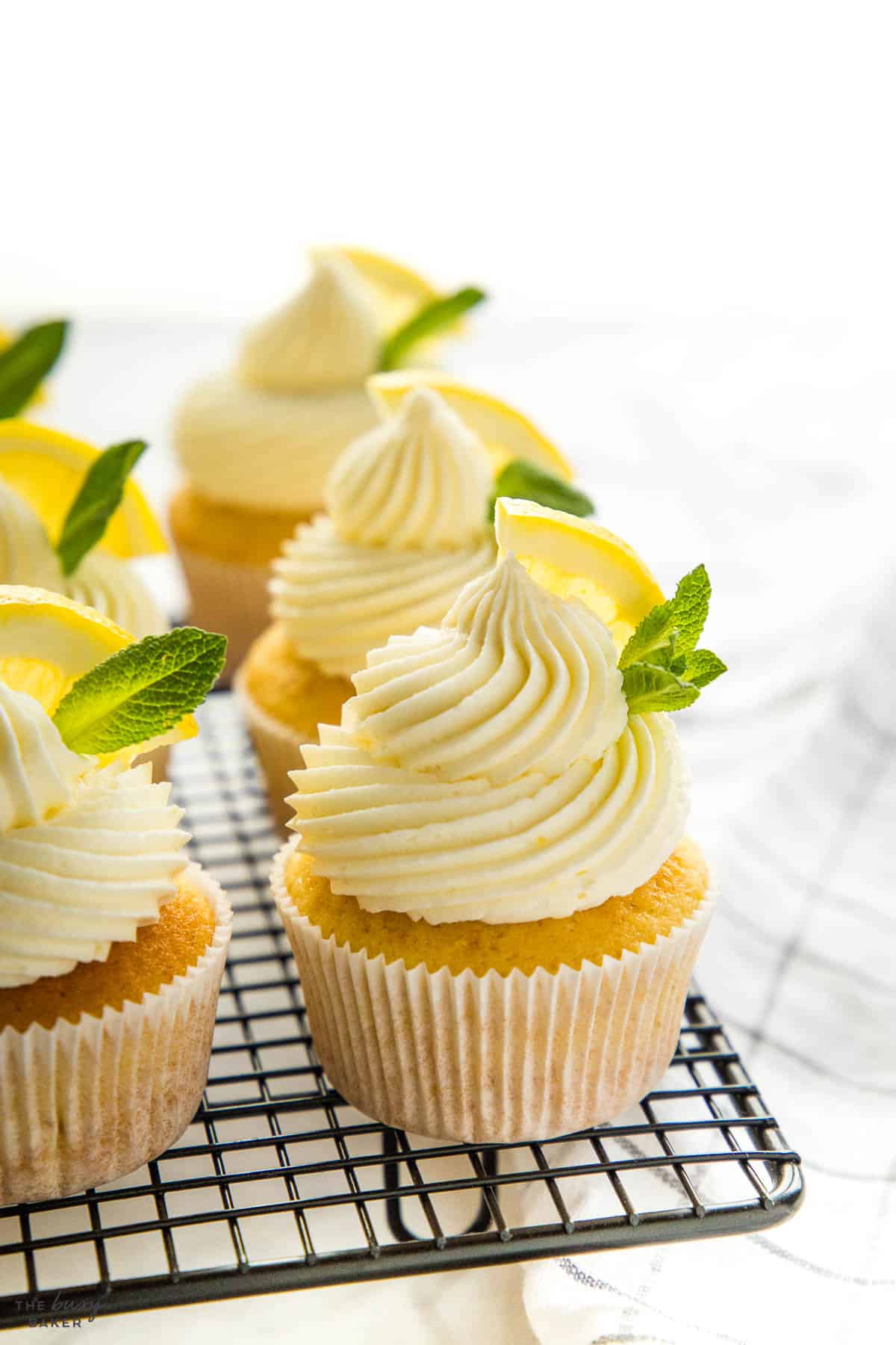 lemon cupcakes with creamy lemon buttercream