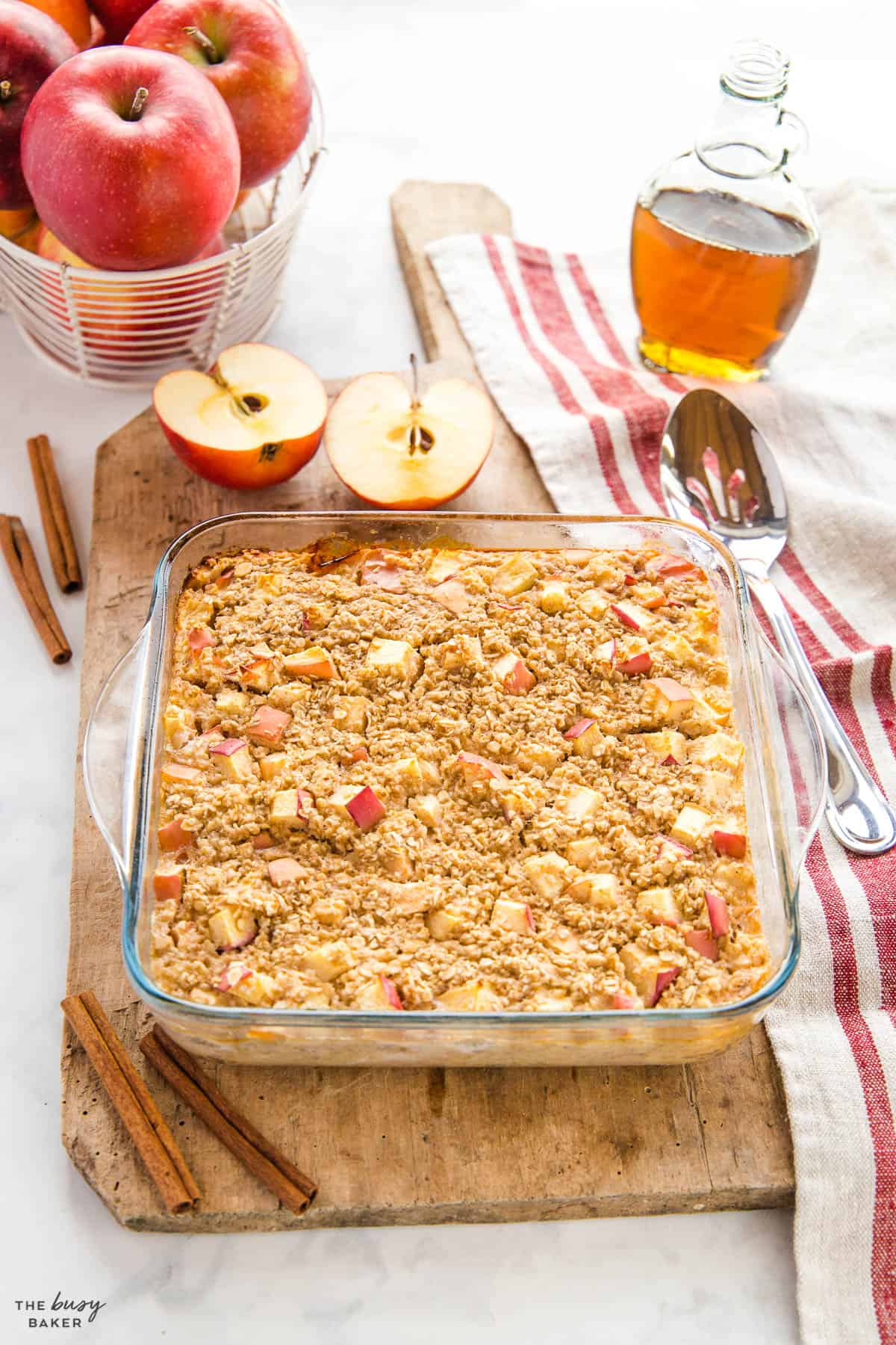 baked oats with apples and cinnamon