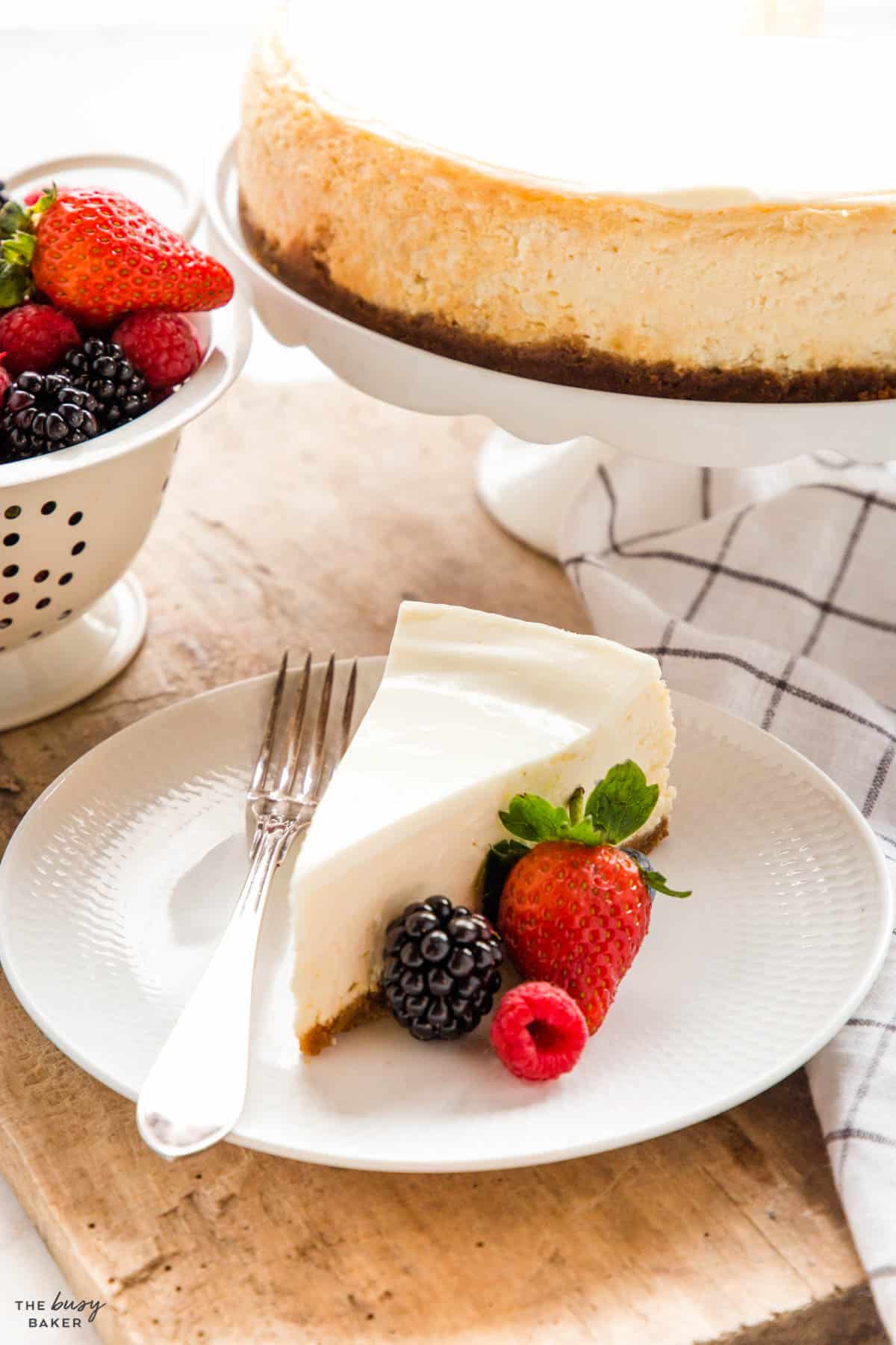 new york cheesecake slice with berries