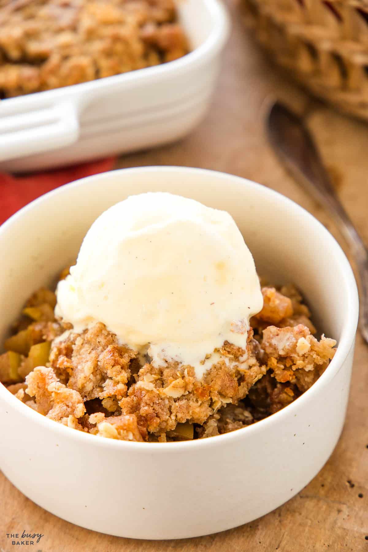 apple crisp with vanilla ice cream