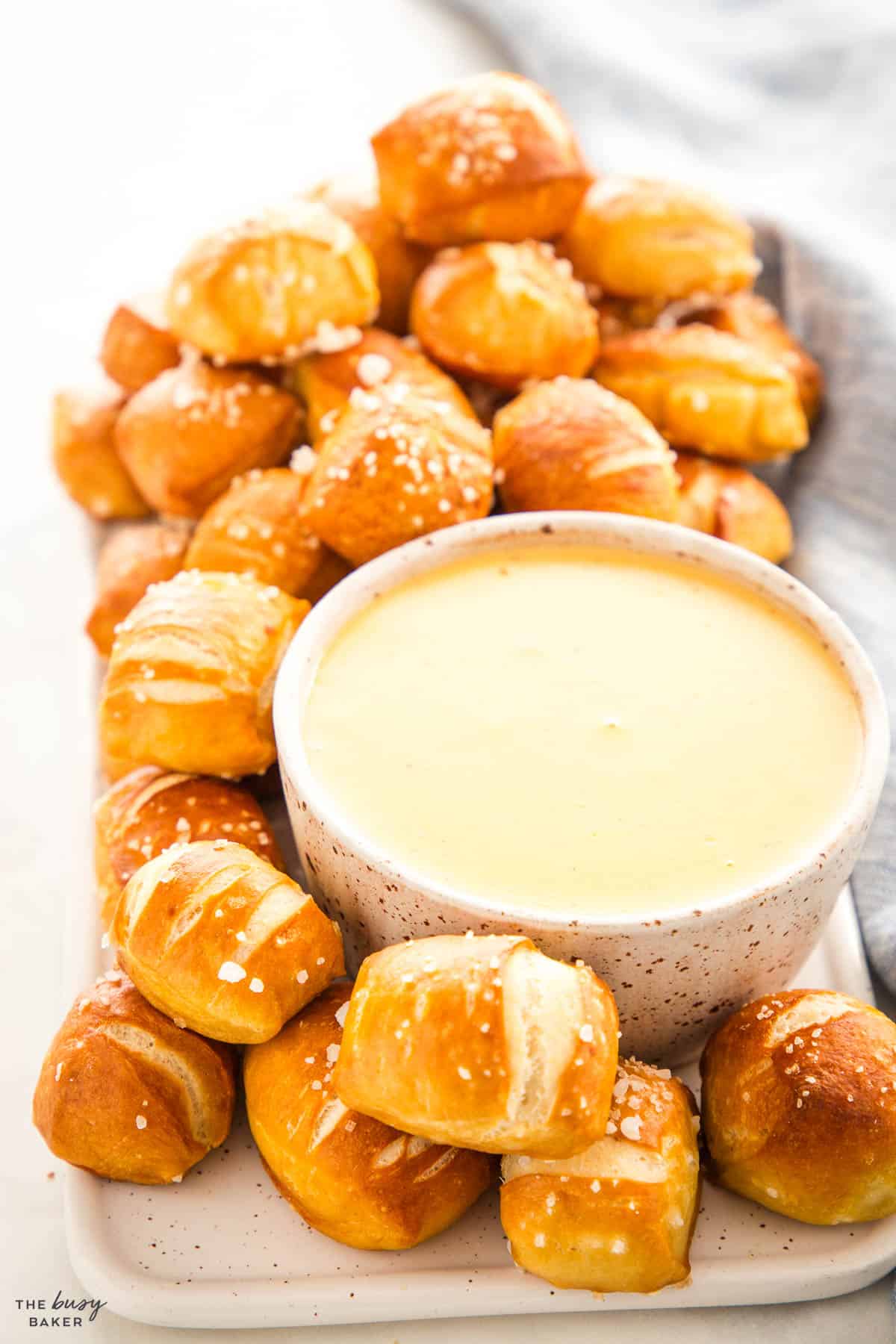 pretzel bite recipe with cheese sauce